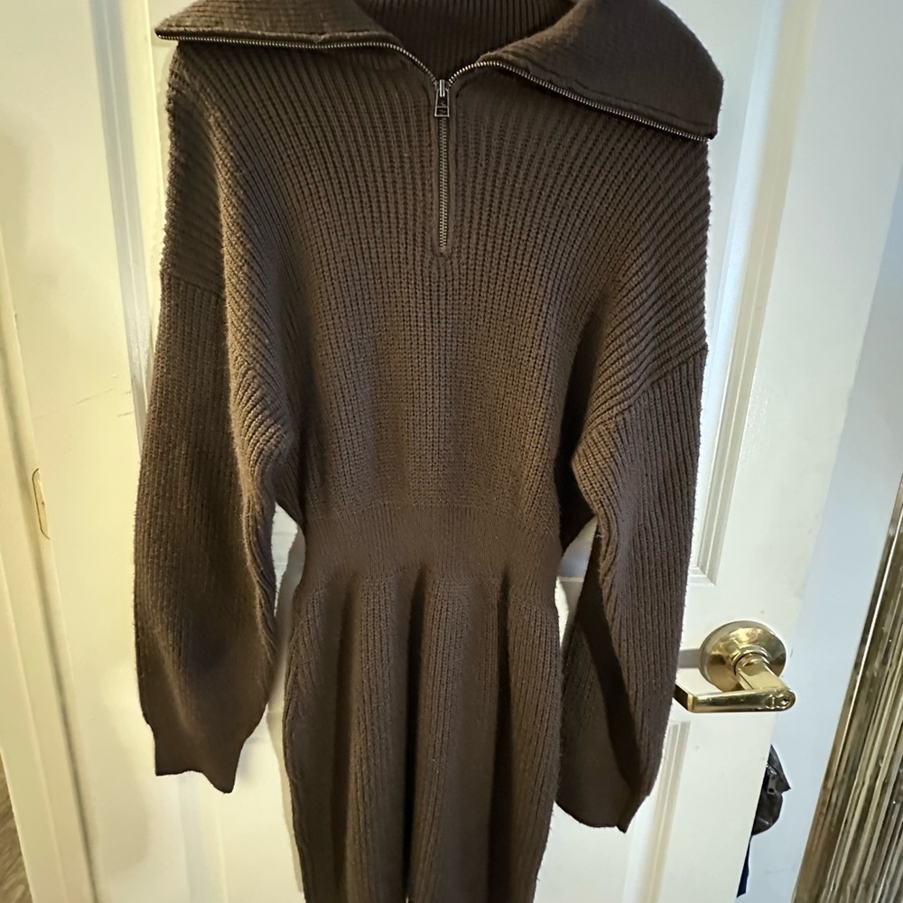 Brown Ribbed Knit Dress with Zipper